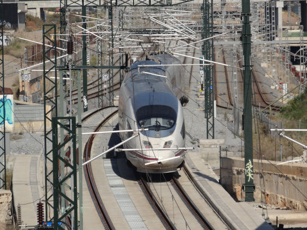 es-renfe-s103-barcelonaclot-141115-pic2-full.jpg