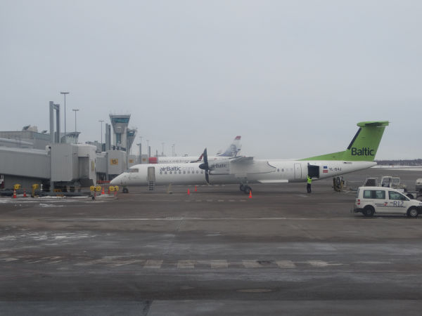 lv-airbaltic-ylbaj-helsinki-220318-full.jpg