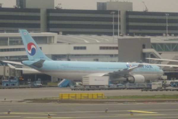 nl-korean-hl8211-schiphol-160322-full.jpg