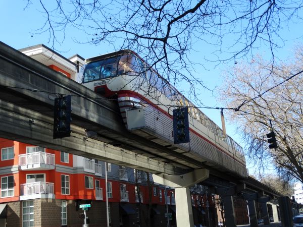 us-seattlemonorail-130217-pic2-full.jpg