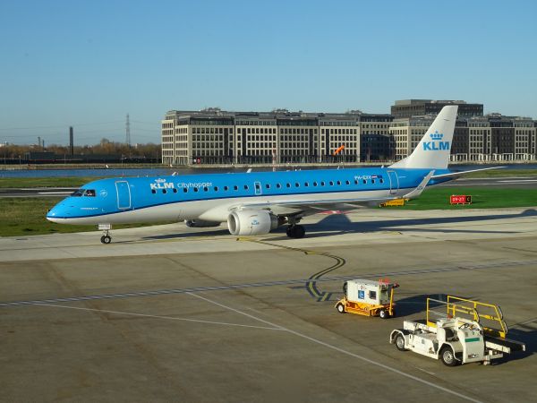 uk-klm-phexv-london_city-180322-pic2-full.jpg