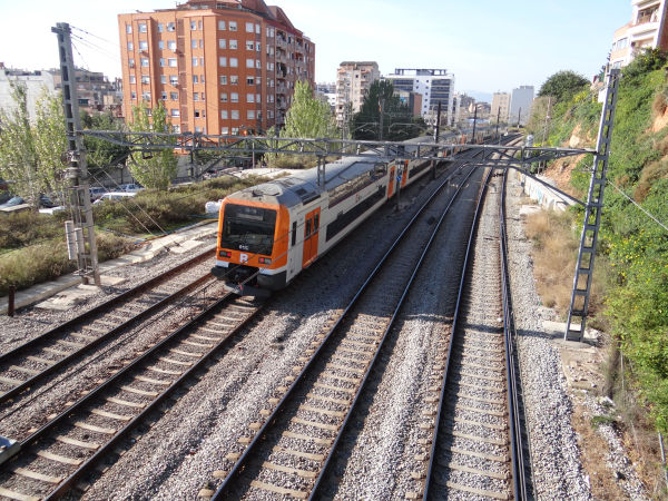 es-rodalies-450+451-santaeulalia-141115-pic2-full.jpg