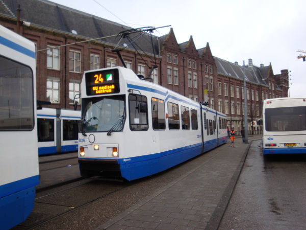 nl-gvb-835-amsterdamcentraal-100309-full.jpg