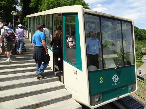 cz-funicular-petrin_hill-260512-pic3-full.jpg