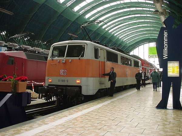 de-db-br111-188-in-s-bahn-colours-frankfurt-250302-full.jpg