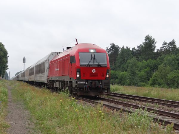 lt-lg-er20-jure-280613-full.jpg