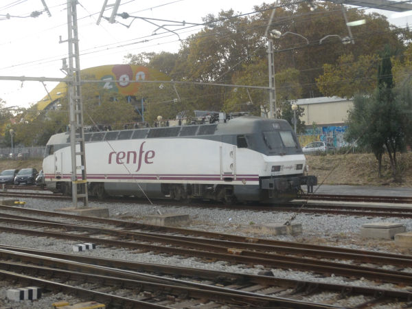 es-renfe-252-barcelonafranca-081118-full.jpg