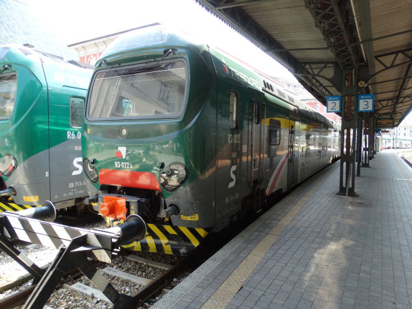 it-trenord-r3_022-como-060719-full.jpg